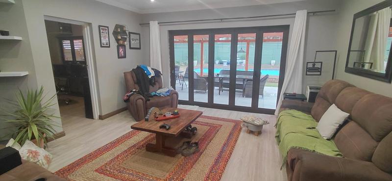 4 Bedroom Property for Sale in Pellissier Free State
